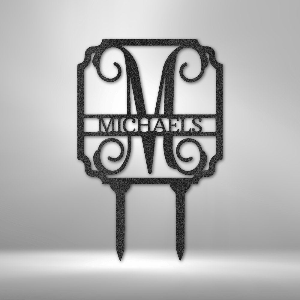 Vine Stake Monogram Steel Sign - Personalized Metal Wall Decor for Garden Lovers - Stylinsoul